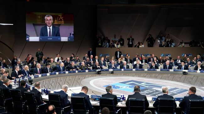 Генеральный секретарь НАТО Йенс Столтенберг выступает на саммите в Вашингтоне, 11 июля 2024 года