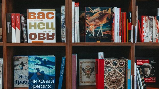 Библиотека Таврида.АРТ получила книги об искусстве от Минкультуры РФ