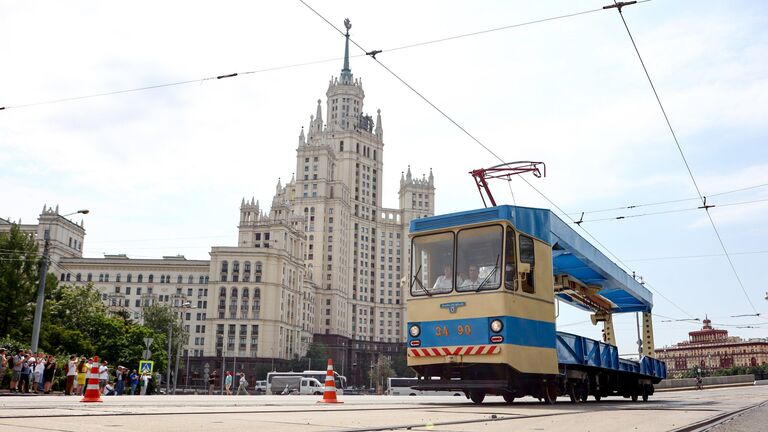 Традиционный парад ретротранспорта в столице