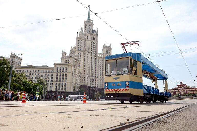 Традиционный парад ретротранспорта в столице