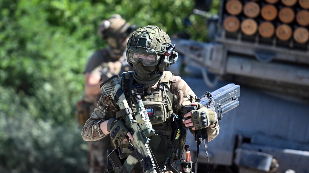 © РИА Новости / Станислав КрасильниковПерейти в медиабанк<br>Российские военнослужащие. Архивное фото