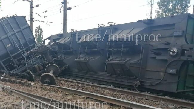 На месте схода вагонов грузового состава на станции Лиски в Воронежской области