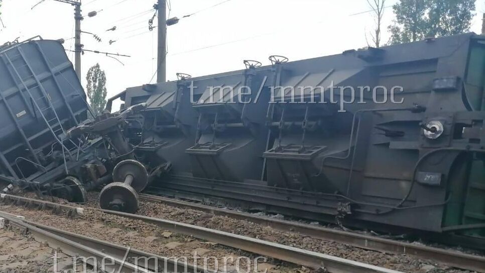 На месте схода вагонов грузового состава на станции Лиски в Воронежской области - РИА Новости, 1920, 14.07.2024