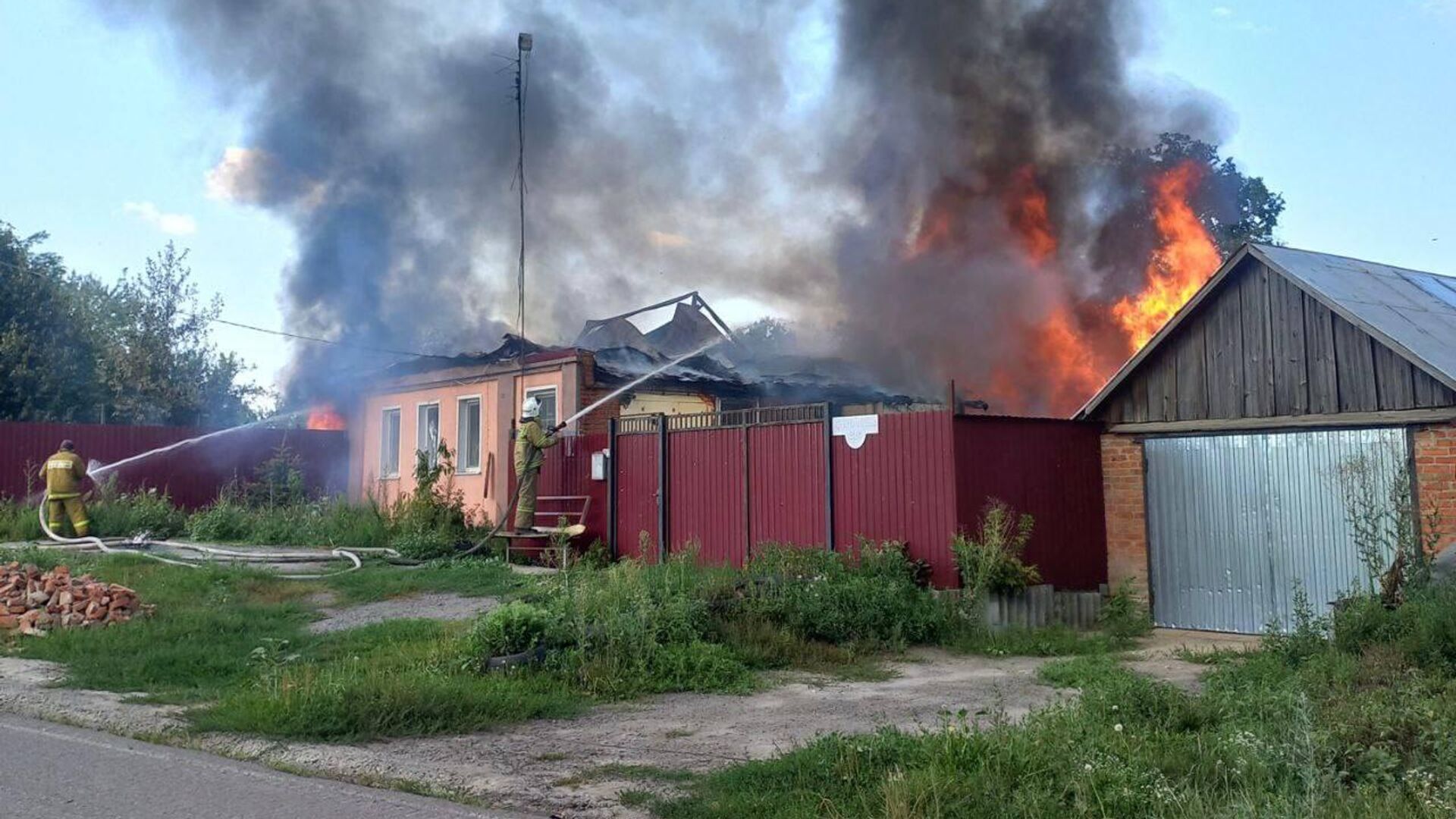 Последствия обстрела Шебекинского городского округа со стороны ВСУ - РИА Новости, 1920, 14.07.2024