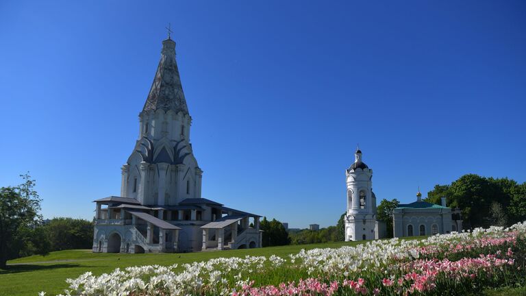 Церковь Вознесения Господня в Коломенском парке в Москве