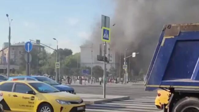 Пожар на Пресненском валу в Москве. Кадр видео очевидца 