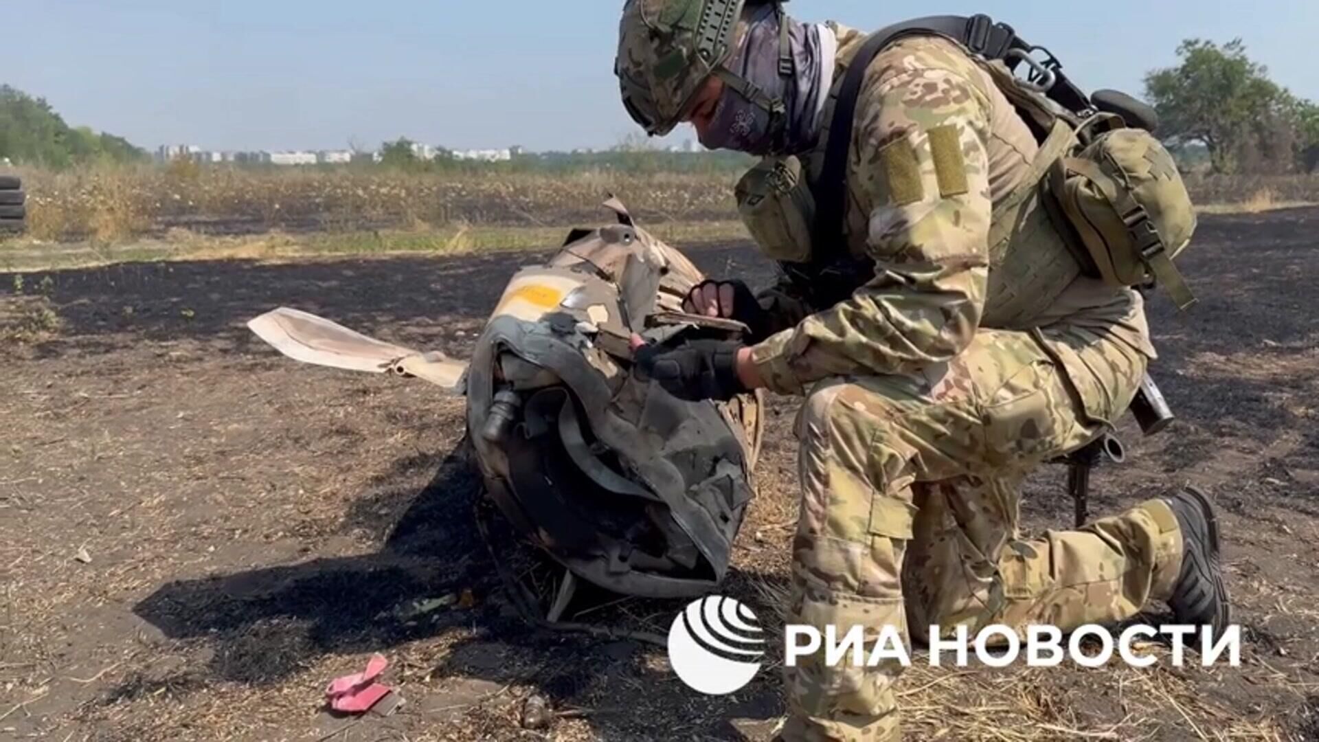 Фрагменты ракеты ATACMS, сбитой ПВО под Луганском - РИА Новости, 1920, 19.07.2024