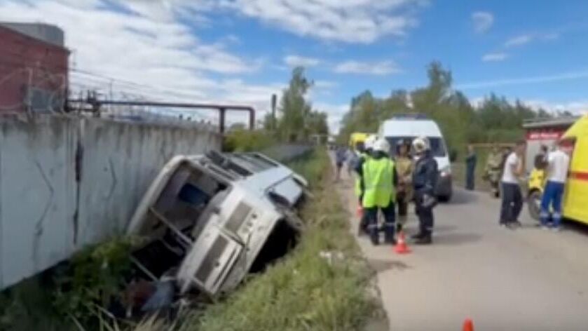 Место ДТП с участием автобуса в Кстовском районе Нижегородской области. 23 июля 2024 - РИА Новости, 1920, 23.07.2024