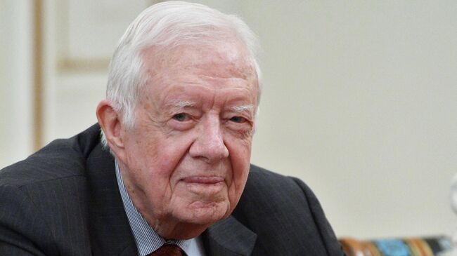 В центре экс-президента США Картера опровергли сообщения о его смерти