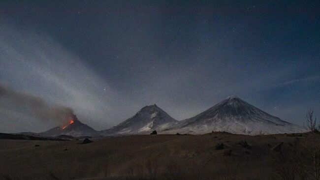 Вулкан Безымянный на Камчатке выбросил пепел 