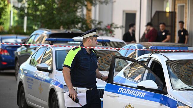 Обстановка на месте взрыва автомобиля в Москве