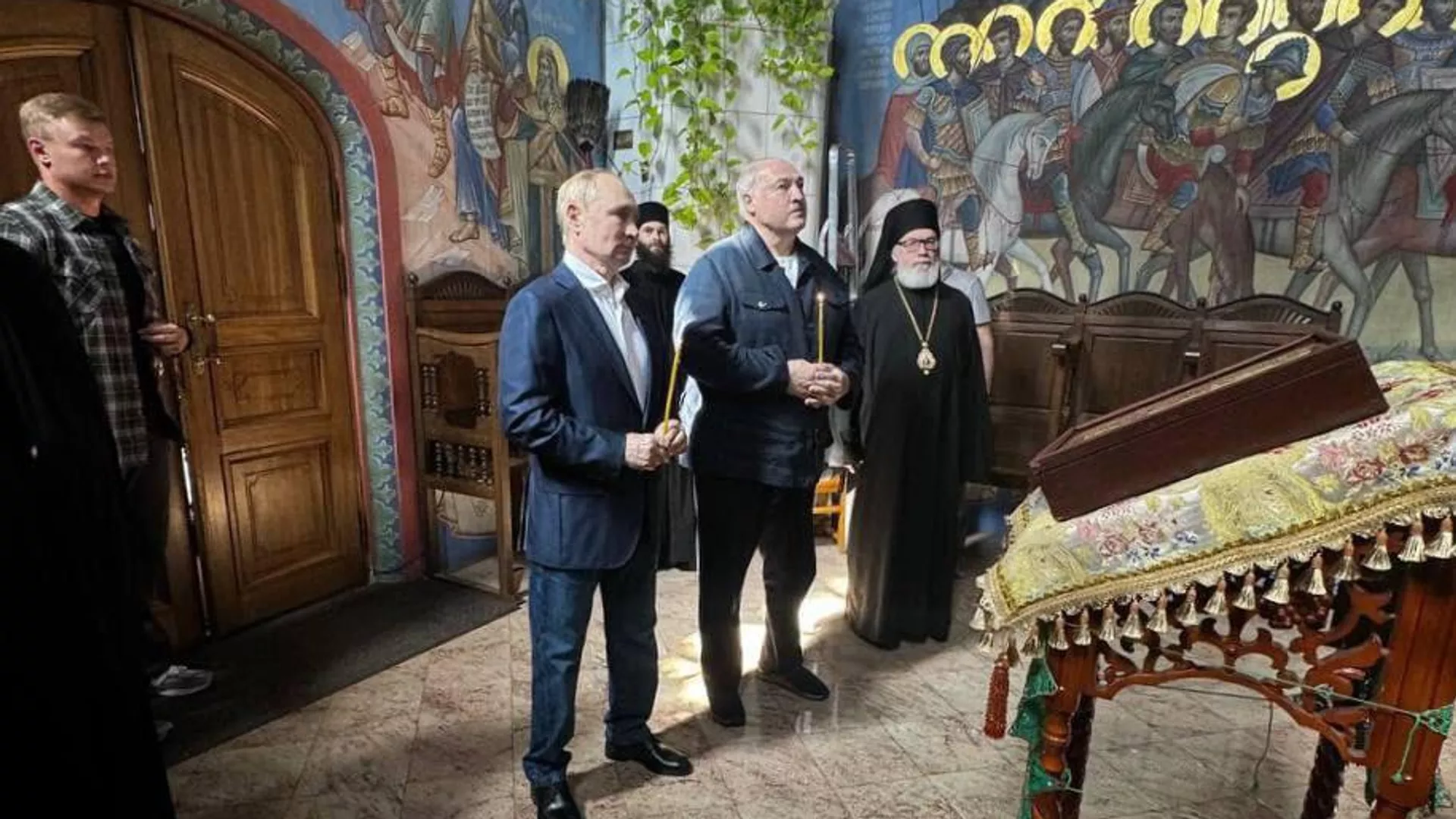 Путин и Лукашенко посетили храм Смоленской иконы Божией Матери