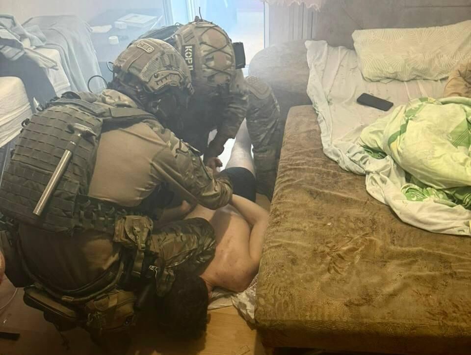 Задержание подозреваемого в убийстве Ирины Фарион Задержание подозреваемого в убийстве Ирины Фарион - РИА Новости, 1920, 05.06.2025