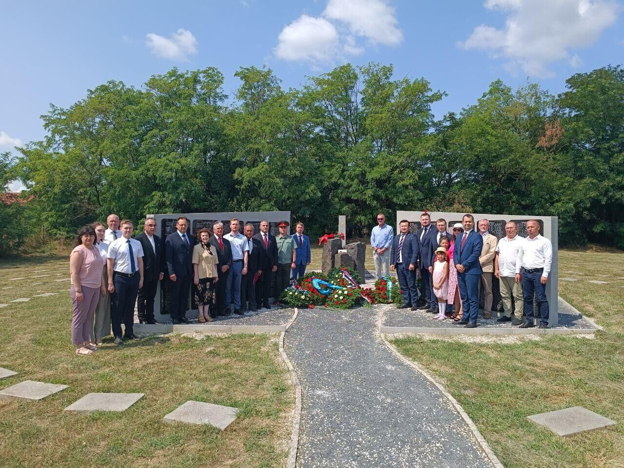 Советское воинское захоронение открылось после ремонта в венгерском городе Марцели - РИА Новости, 1920, 25.07.2024