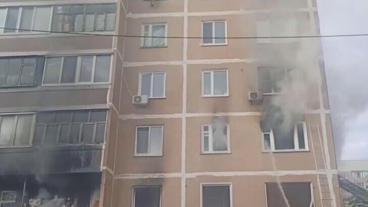 Один мужчина госпитализирован с ожогами после пожара в доме в Ульяновске