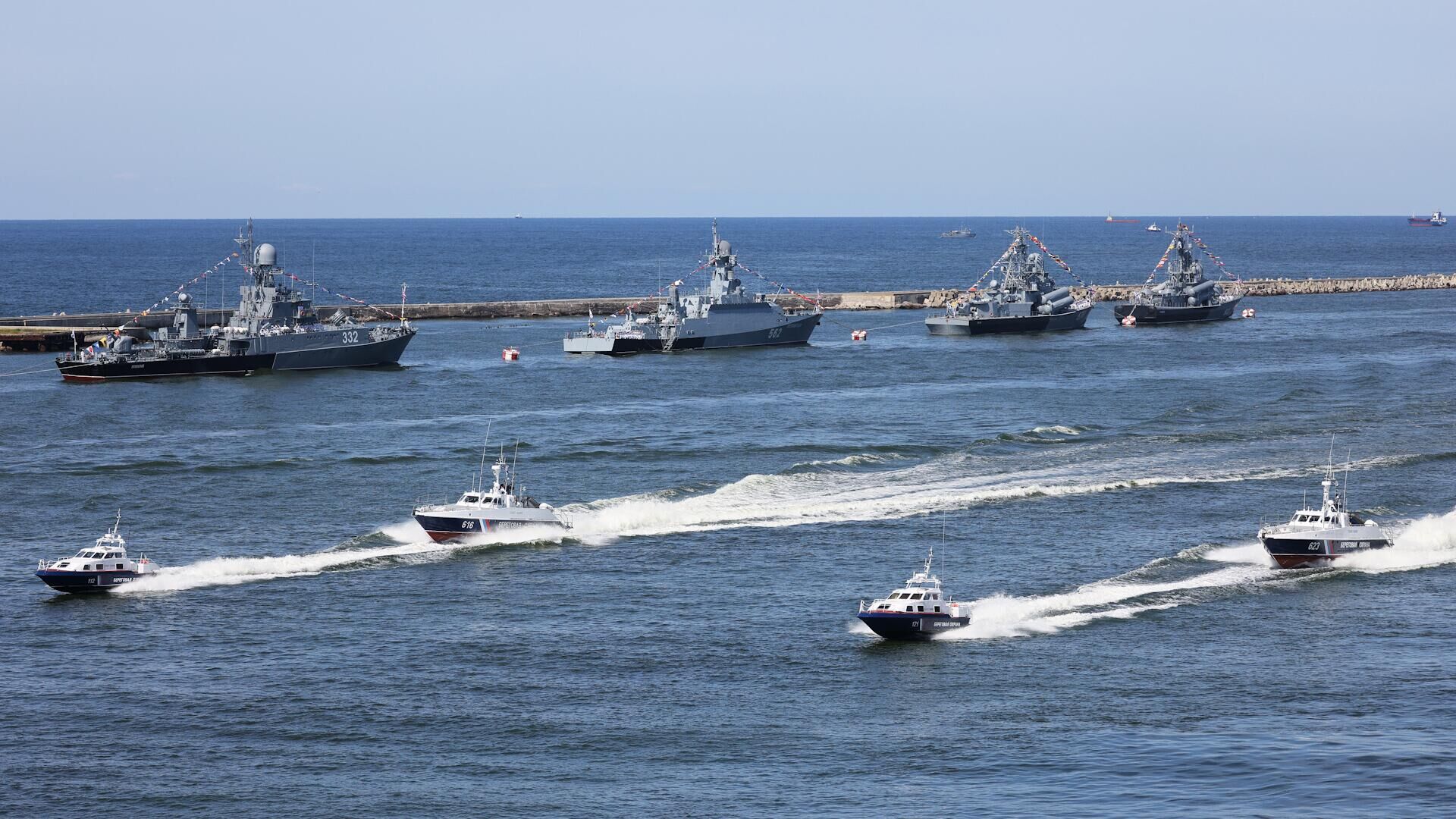 Военно-морской парад в честь Дня ВМФ России в Санкт-Петербурге  - РИА Новости, 1920, 28.07.2024