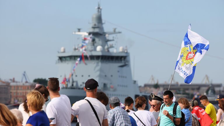 Празднование Дня ВМФ в Санкт-Петербурге