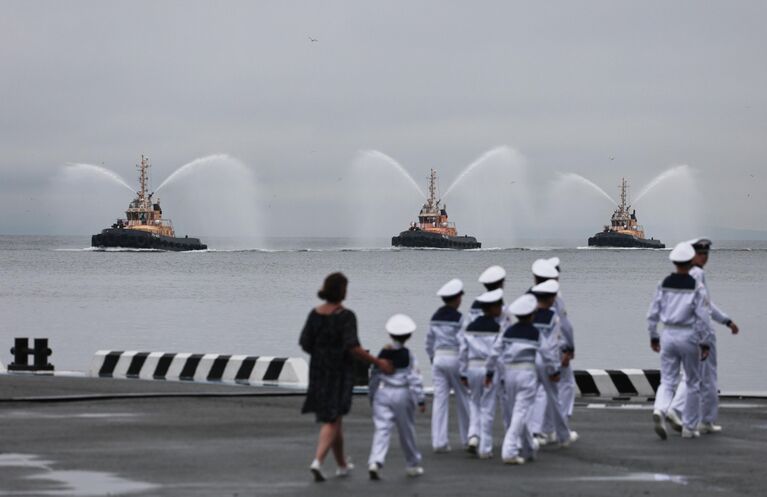 Празднование Дня Военно-морского флота РФ во Владивостоке