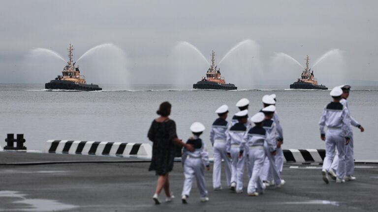 Празднование Дня Военно-морского флота РФ во Владивостоке