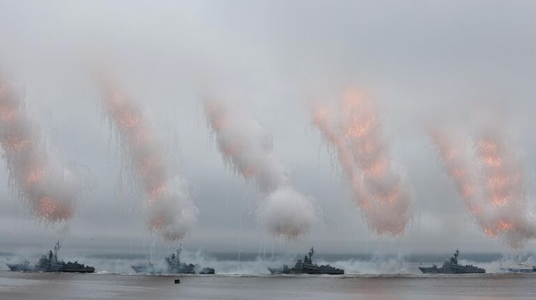 Военно-морской парад во Владивостоке по случаю Дня Военно-морского флота РФ