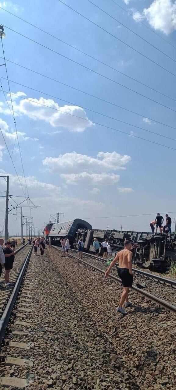 Место схода пассажирского поезда с рельсов в Волгоградской области - РИА Новости, 1920, 29.07.2024