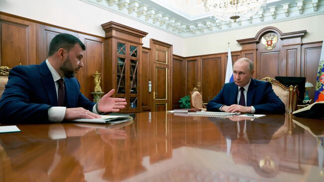Путин рассказал, что находится в постоянном контакте с Пушилиным