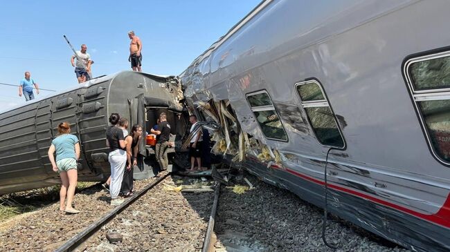 Мурашко взял на контроль помощь пострадавшим в ЧП с поездом под Волгоградом