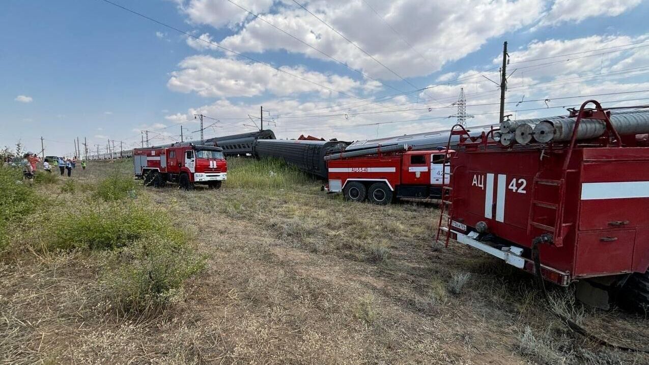 Место схода пассажирского поезда с рельсов в Волгоградской области - РИА Новости, 1920, 29.07.2024