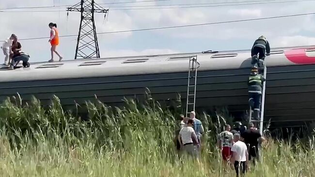 Пассажиров сошедшего под Волгоградом поезда доставят к месту назначения