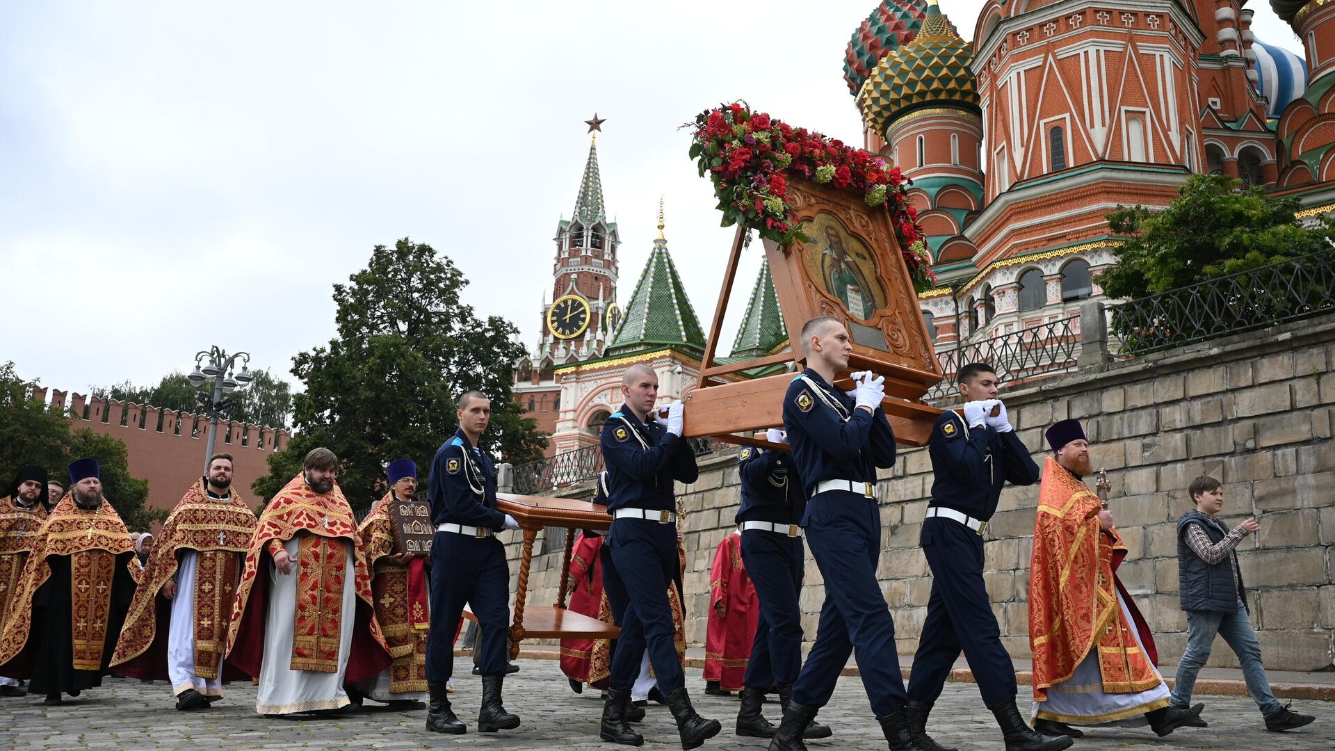 Крестный ход в рамках празднования 94-й годовщины образования ВДВ в Москве - РИА Новости, 1920, 02.08.2024