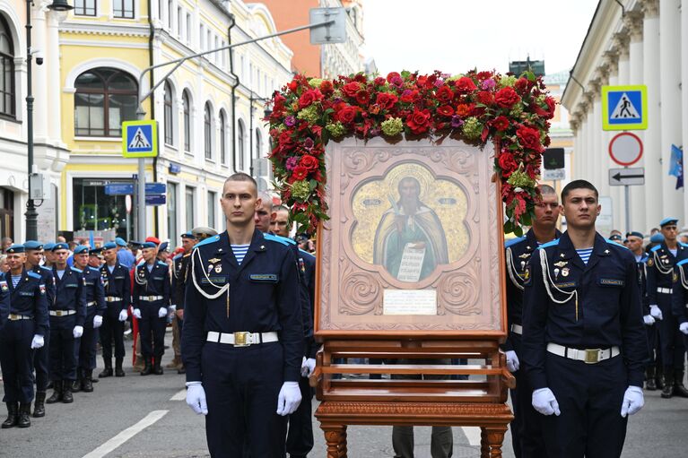 Крестный ход в рамках празднования 94-й годовщины образования ВДВ в Москве