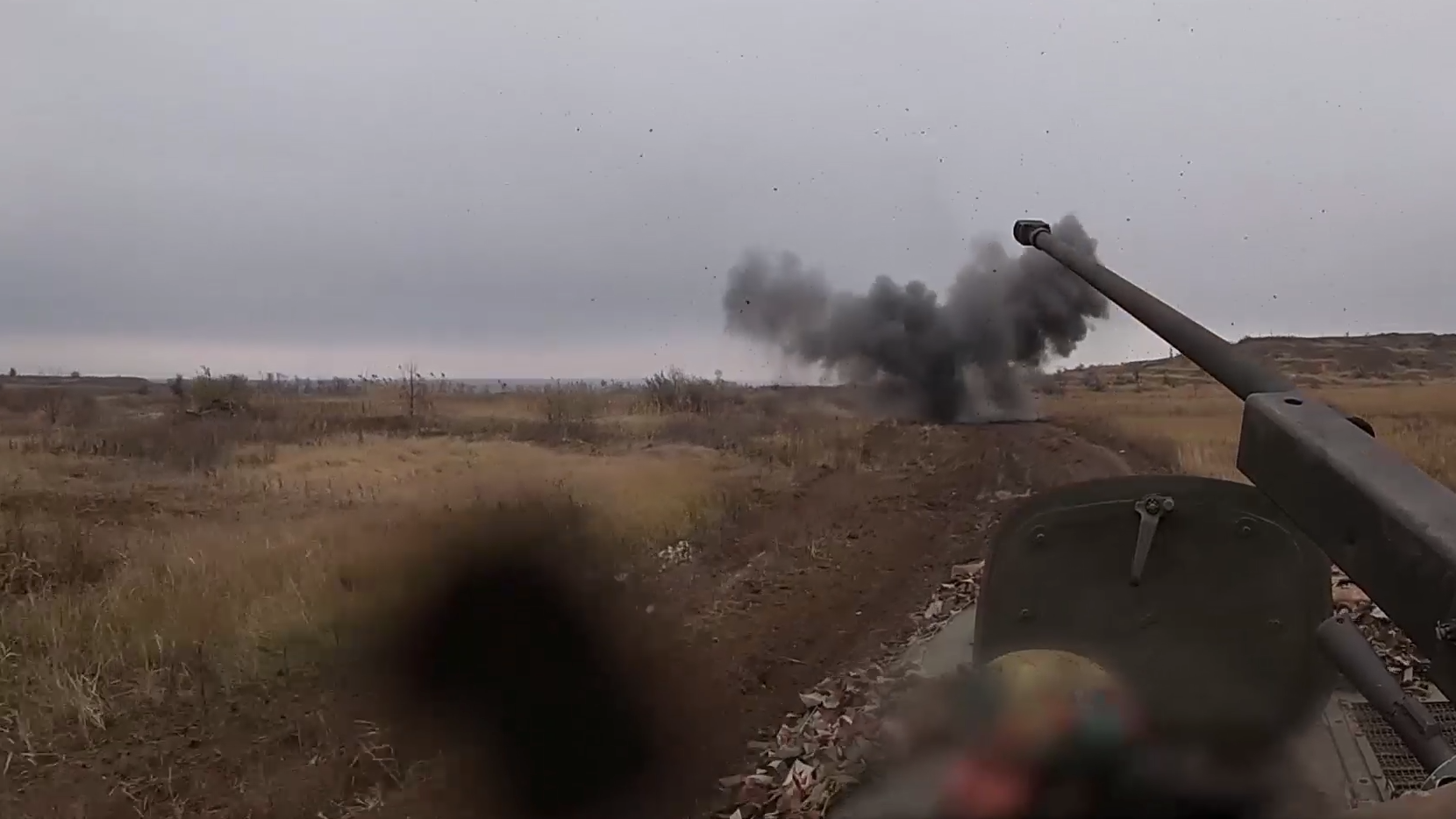 Экипажи БМП-2М, оснащённые универсальным боевым модулем Бережок, группировки войск Север уничтожили замаскированные позиции и живую силу ВСУ - РИА Новости, 1920, 30.09.2024