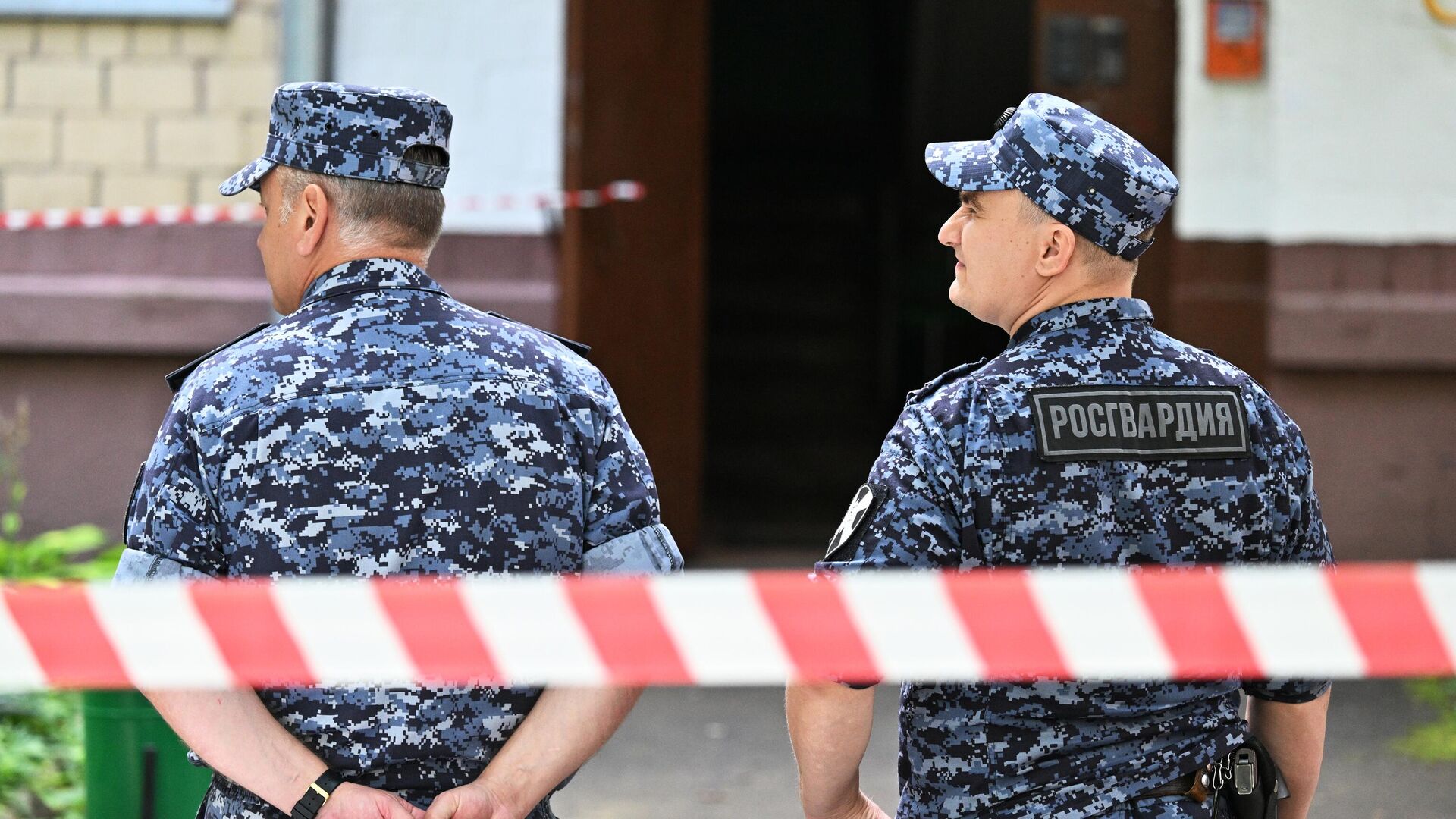 Ситуация у жилого дома на западе Москвы, где произошел взрыв - РИА Новости, 1920, 06.08.2024