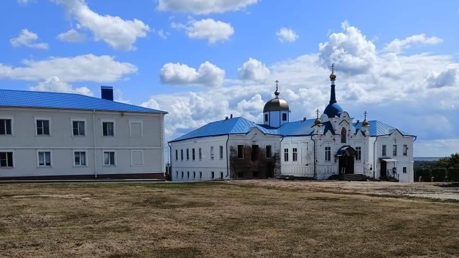 Горнальский Свято-Николаевский Белогорский мужской монастырь в Курской области после обстрела ВСУ - РИА Новости, 1920, 16.08.2024