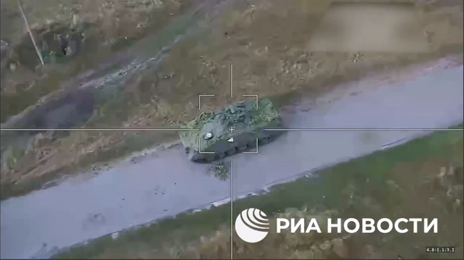 БМП ВСУ в прицеле барражирующего боеприпаса Ланцет