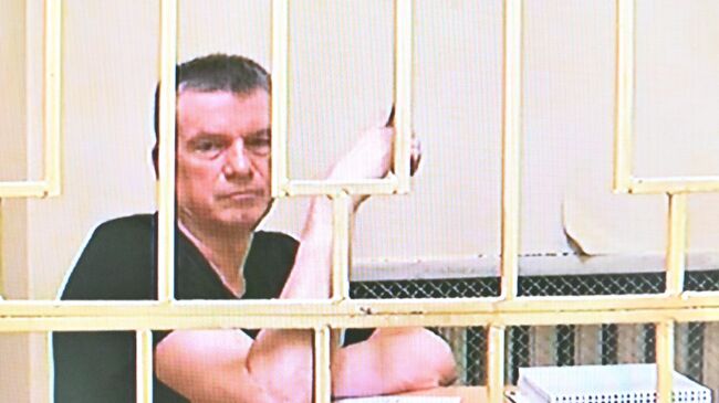 Начальник главного управления кадров Минобороны РФ генерал-лейтенант Юрий Кузнецов принимает участие в заседании суда по видеосвязи из СИЗО 