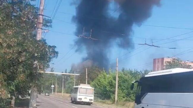 Машиностроительный завод имени С. М. Кирова в Горловке поврежден при обстреле со стороны украинских войск. Кадр видео