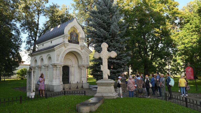 Памятник-часовня князю Дмитрию Пожарскому в Спасо-Евфимиевом монастыре в Суздале