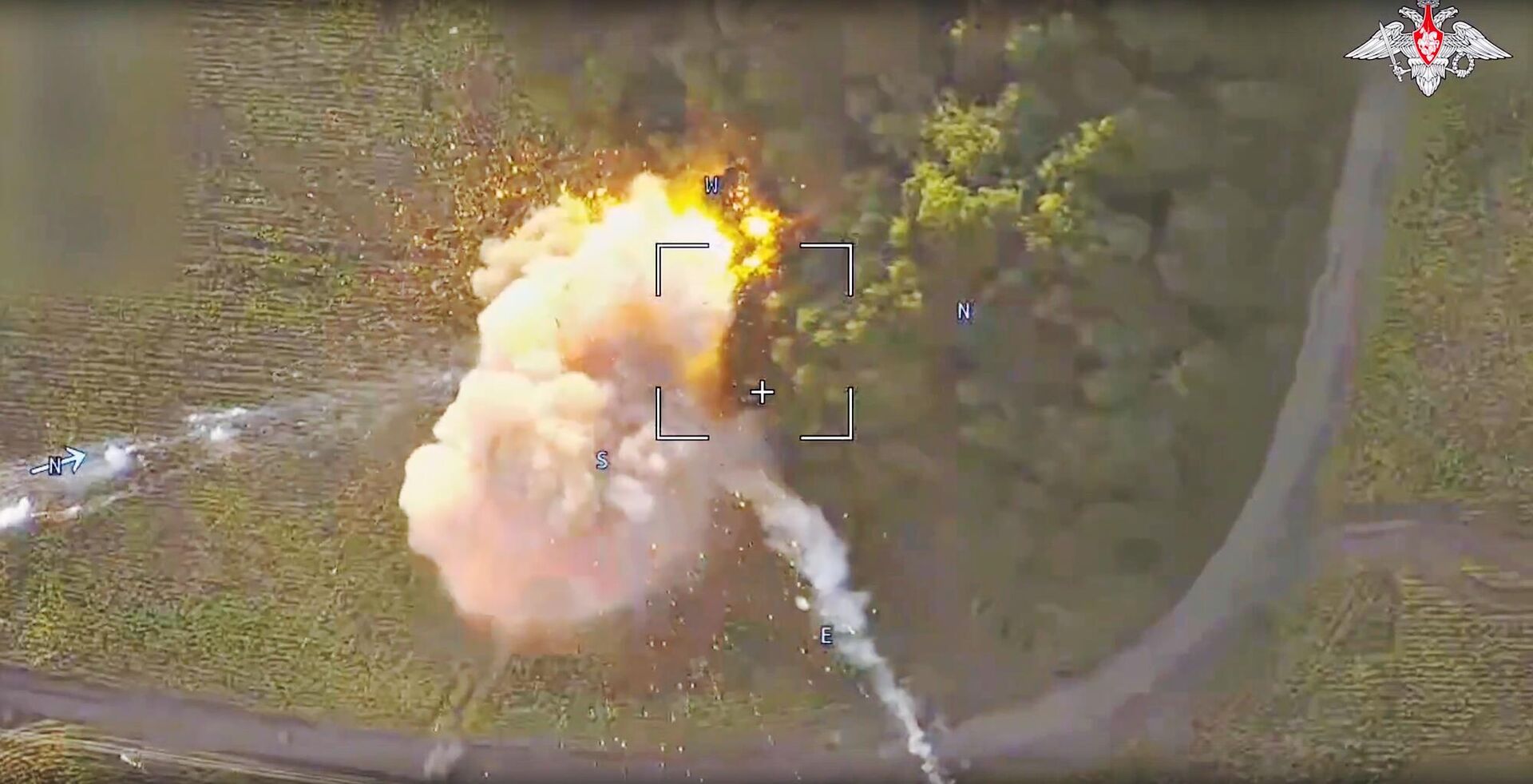 Уничтожение танка ВСУ барражирующим боеприпасом Ланцет Уничтожение танка ВСУ барражирующим боеприпасом Ланцет - РИА Новости, 1920, 11.06.2025