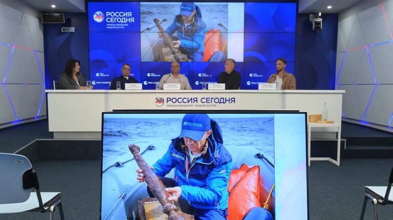 Пресс-конференция на тему: Загадки ладожских глубин. Что нашли подводные археологи на затонувшем судне?.