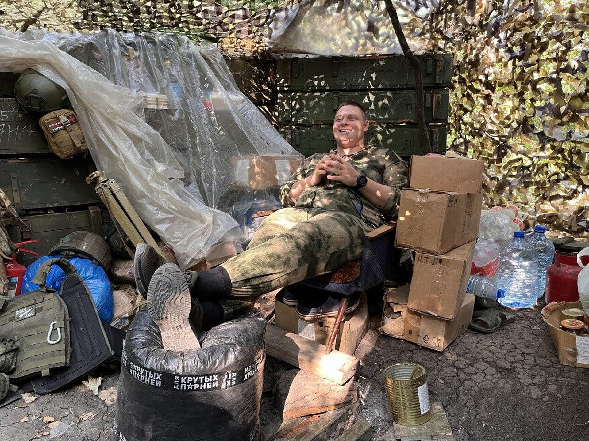 Боец из расчета Сэма на позиции Боец из расчета Сэма на позиции