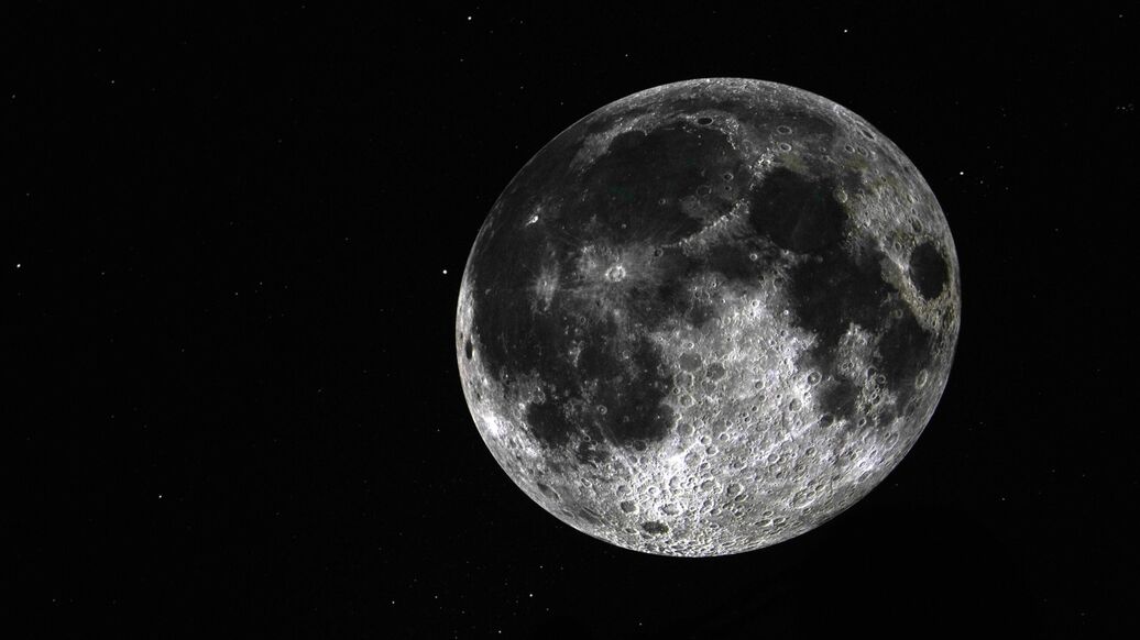 Схватка за освоение Луны будет жесткой, заявил космонавт