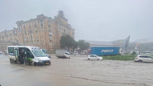 Последствия сильных ливней во Владивостоке