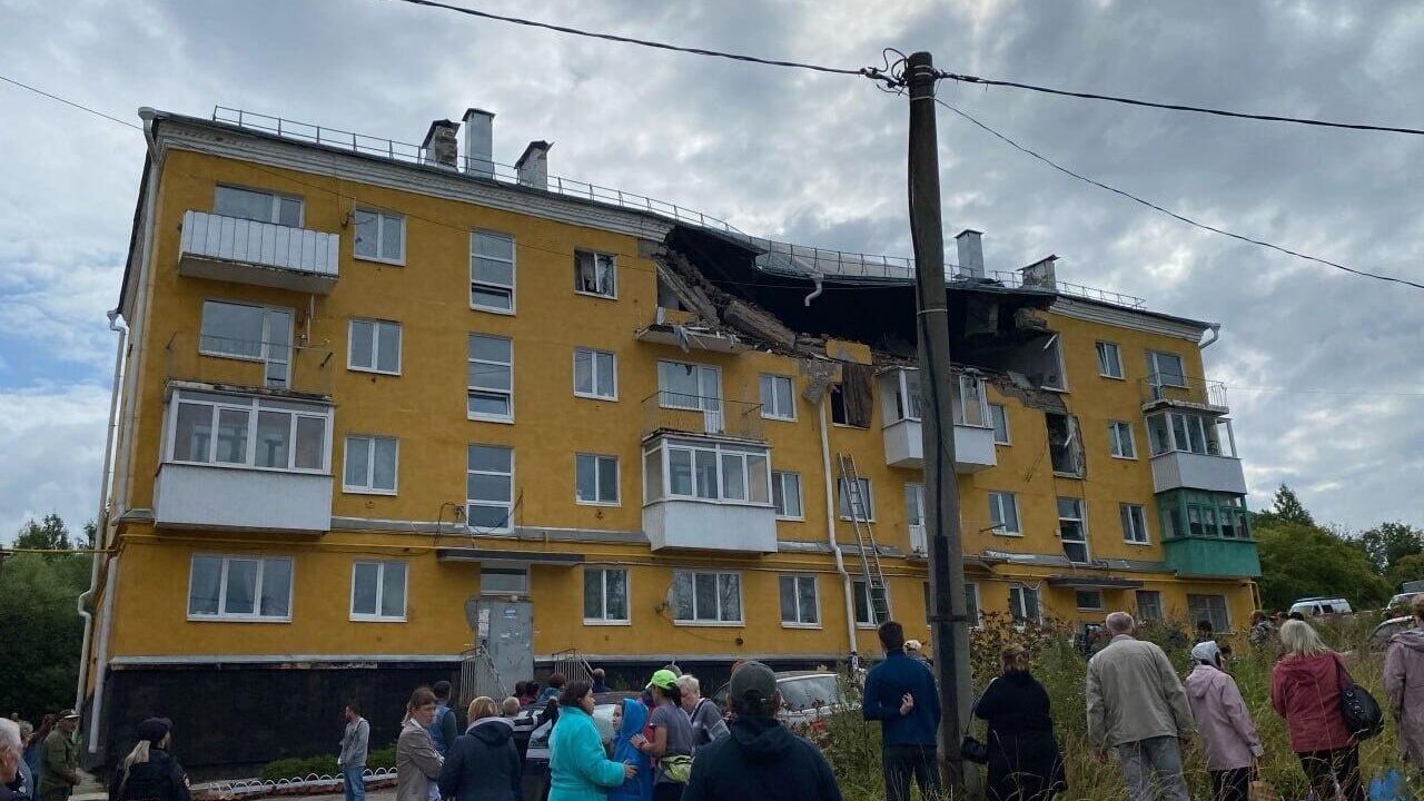 Место взрыва газовоздушной смеси в многоквартирном доме в пермском Кизеле - РИА Новости, 1920, 22.08.2024