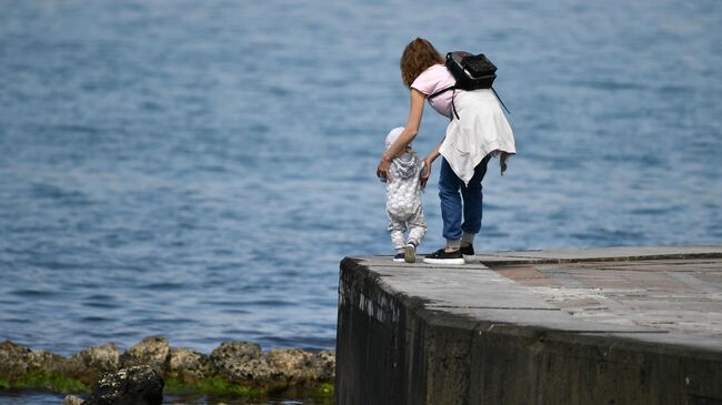 Женщина с ребенком