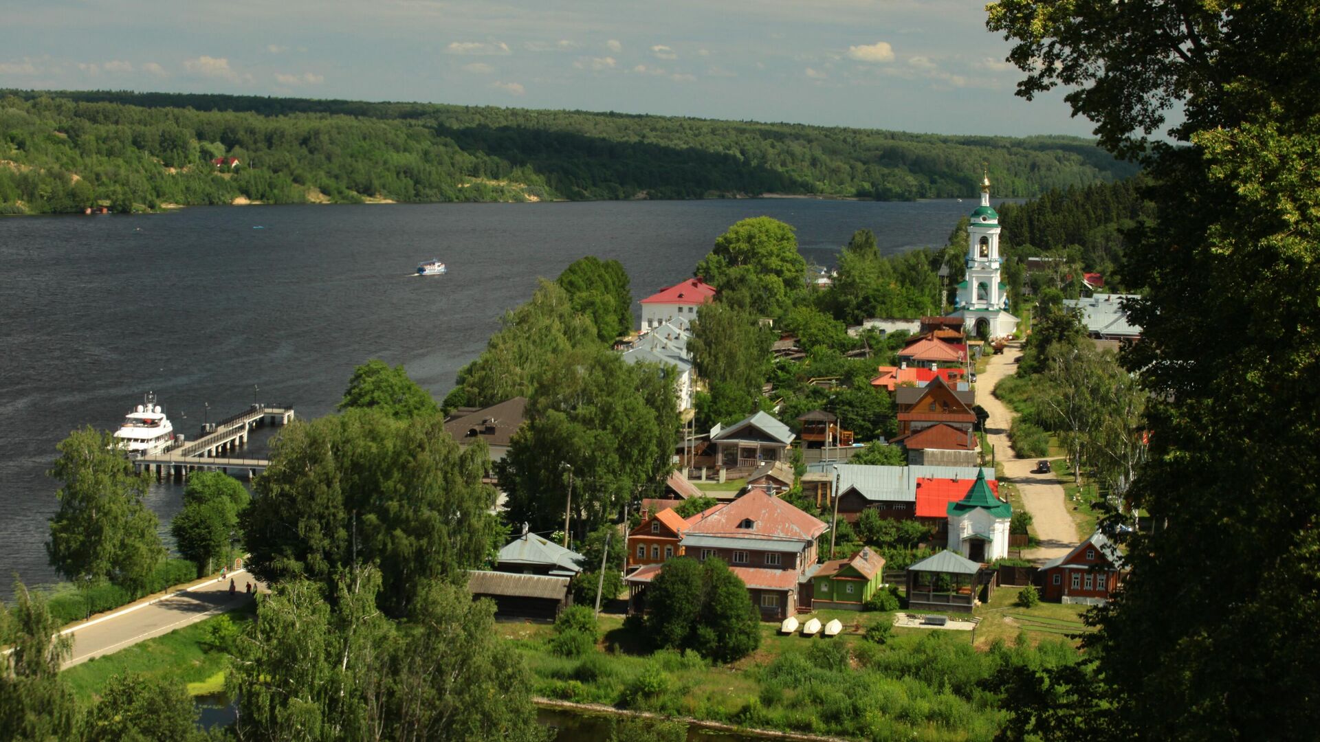 Вид с Соборной горы на реку Волга в Плёсе - РИА Новости, 1920, 09.10.2025