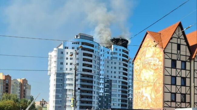 Пожар в многоэтажном жилом здании в центре Калининграда