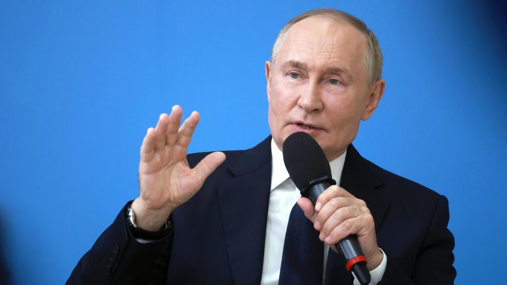 Путин предложил расширять проект "Время героев"