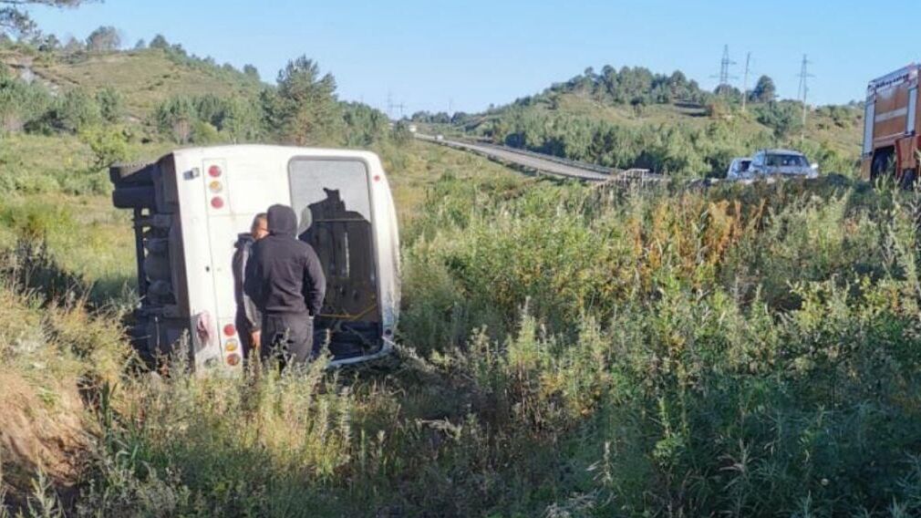 На месте ДТП в участием автобуса ПАЗ и автомобиля Daihatsu Cargo в Амурской области - РИА Новости, 1920, 05.09.2024