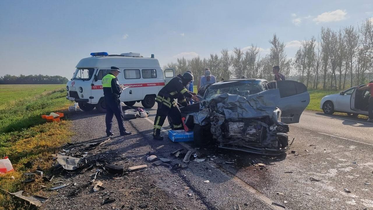 Место столкновения автомобилей на трассе Уфа-Оренбург в Башкирии - РИА Новости, 1920, 08.09.2024